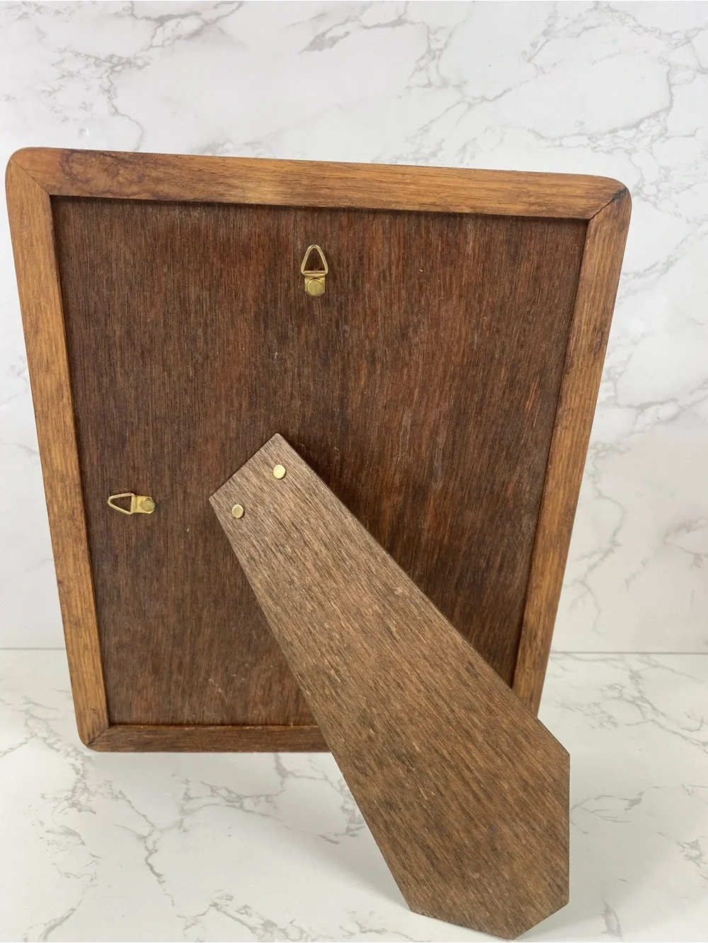 Fetco Ribbed Wood Picture Frame in Brown retro Handmade 8x10